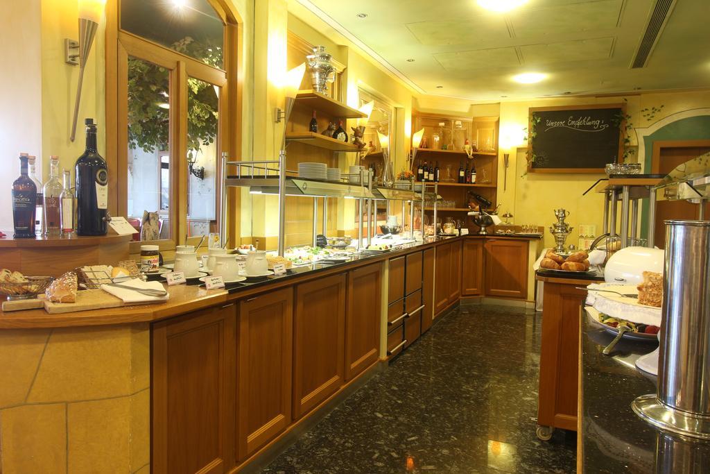 Hotel Touric Корбах Экстерьер фото